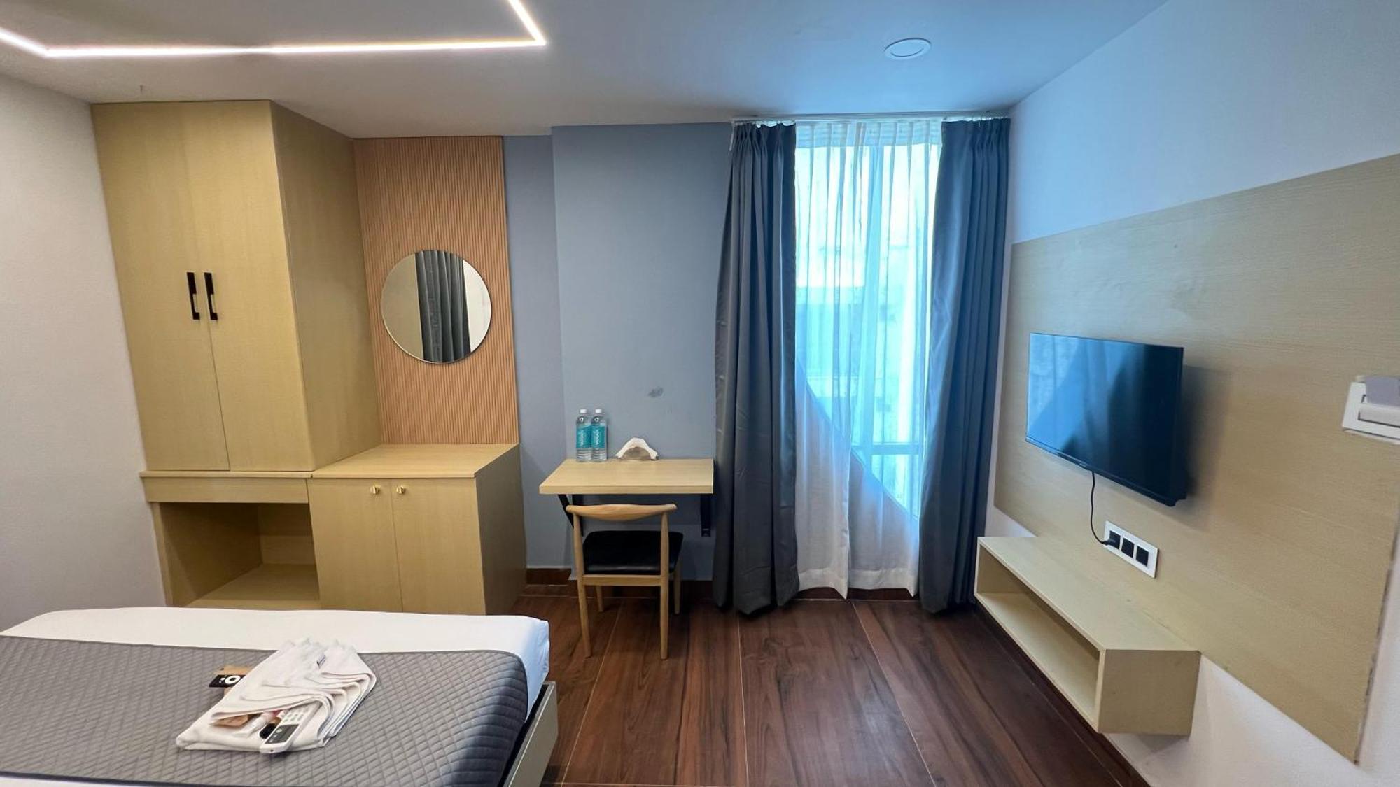 Wild Wings Premium Hotel Haydarabad Dış mekan fotoğraf