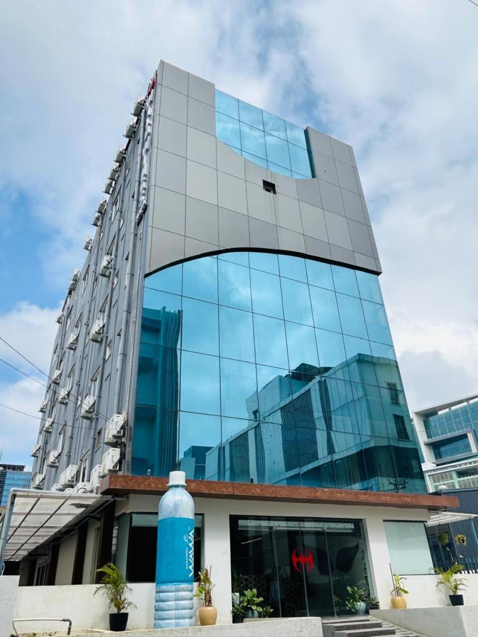 Wild Wings Premium Hotel Haydarabad Dış mekan fotoğraf