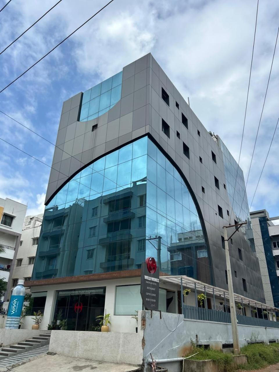 Wild Wings Premium Hotel Haydarabad Dış mekan fotoğraf