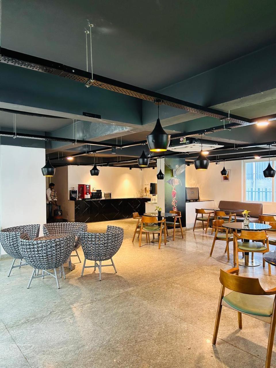 Wild Wings Premium Hotel Haydarabad Dış mekan fotoğraf