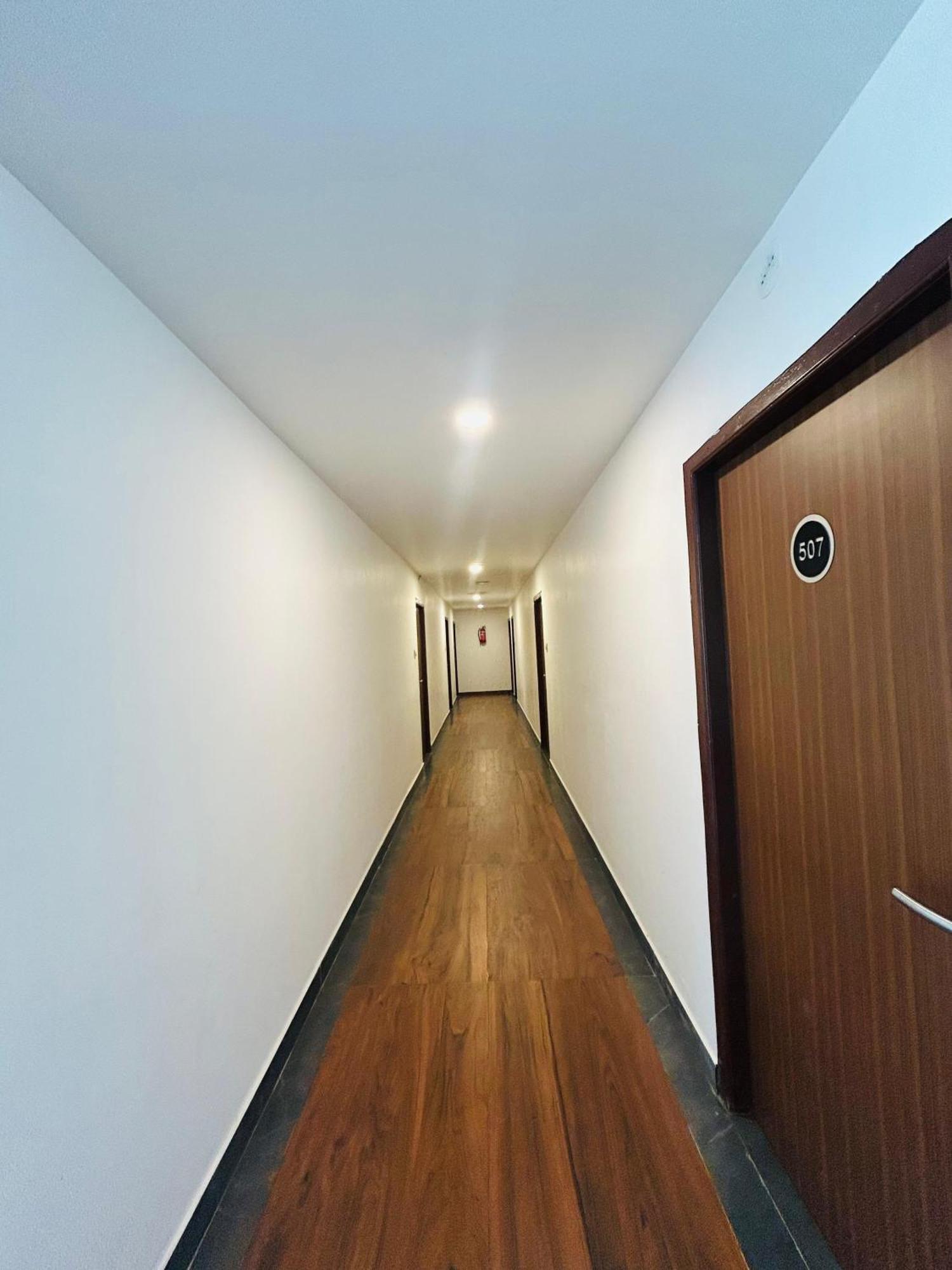Wild Wings Premium Hotel Haydarabad Dış mekan fotoğraf