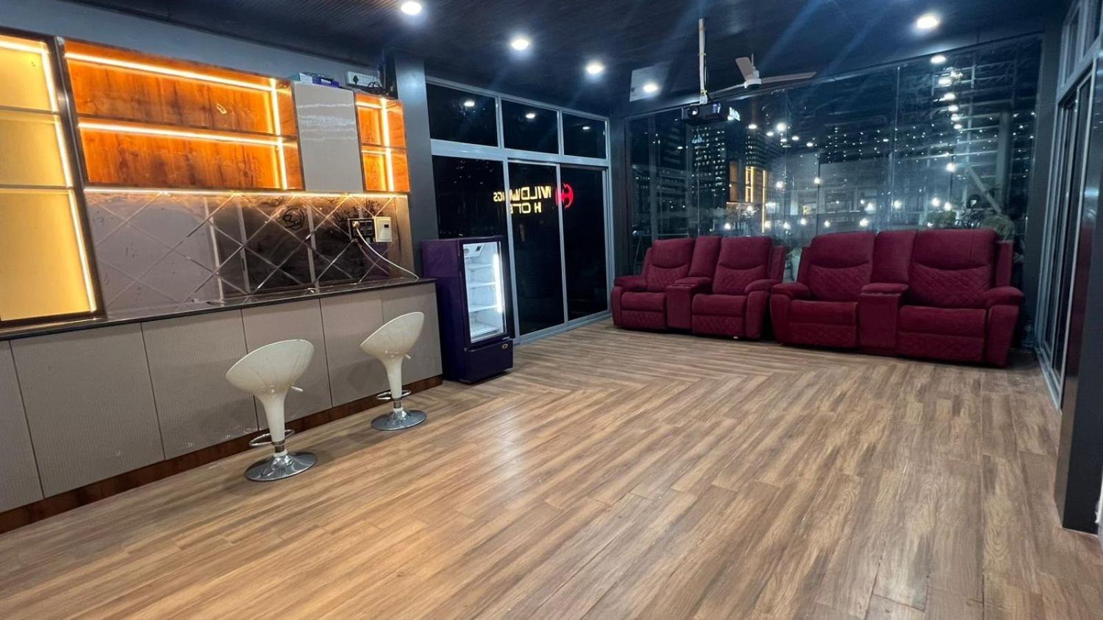 Wild Wings Premium Hotel Haydarabad Dış mekan fotoğraf