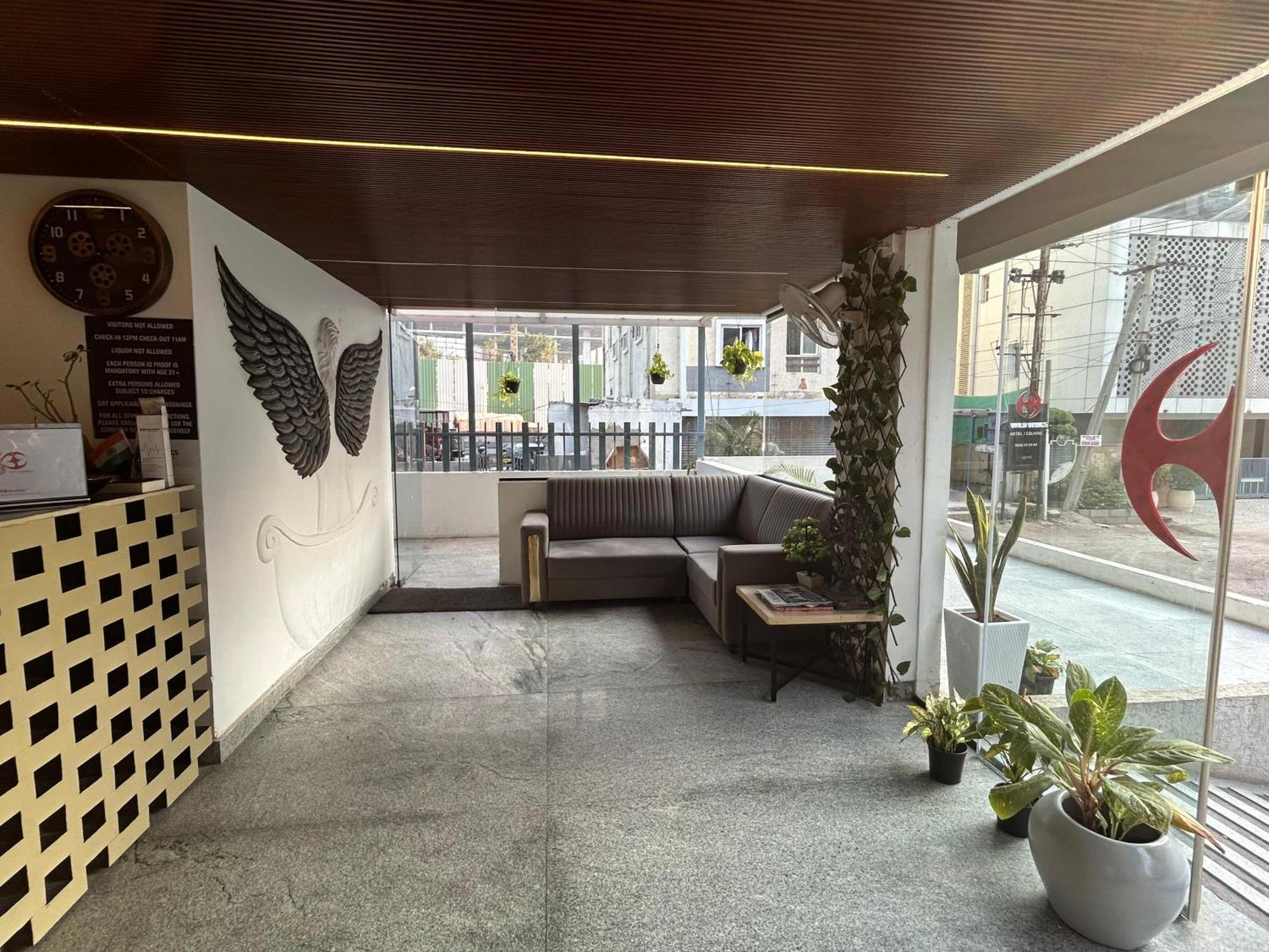 Wild Wings Premium Hotel Haydarabad Dış mekan fotoğraf
